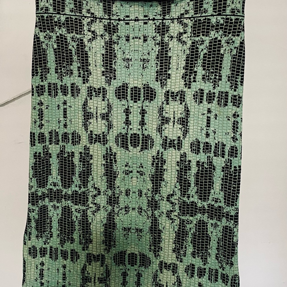 BCBGMaxAzria Pencil Skirt, Medium